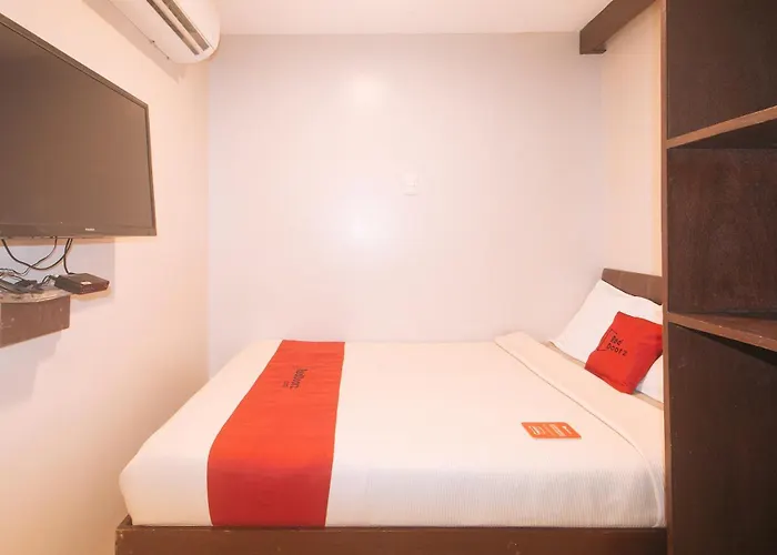 Reddoorz At Regina Hometel J Victor Hotel