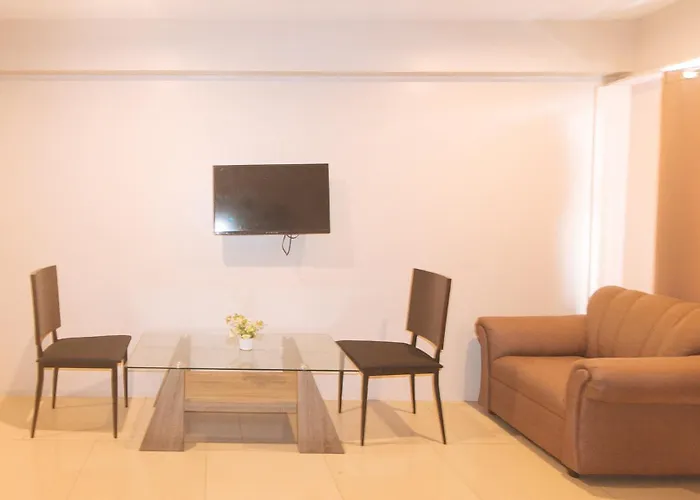 Reddoorz At Regina Hometel J Victor *